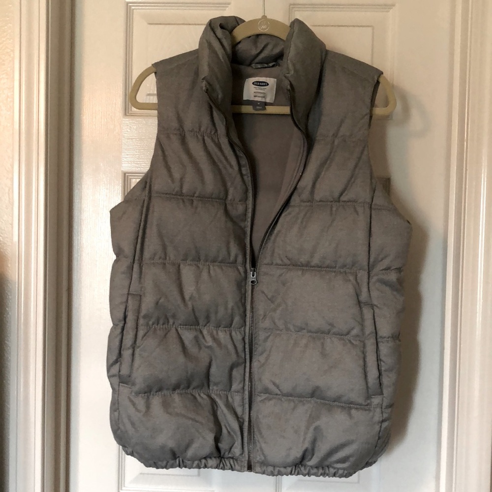 Maternity puffy vest